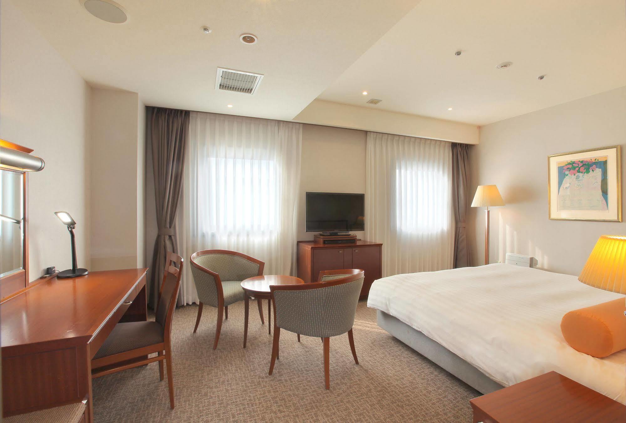 Odakyu Station Hotel Hon-Atsugi Exteriör bild